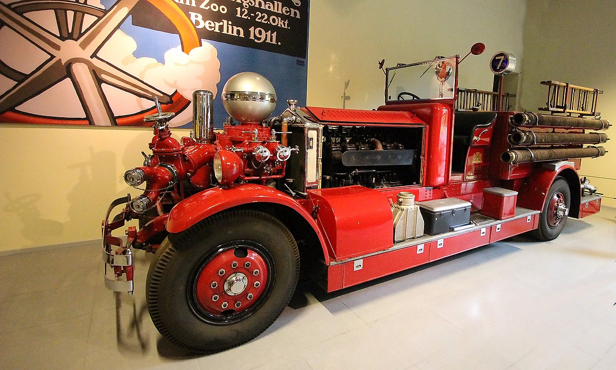 Mack 1911Рі Fire engine