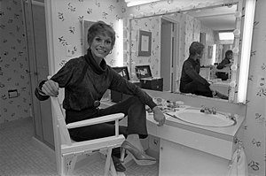 Mary Tyler Moore: Leben, Filmografie, Broadway