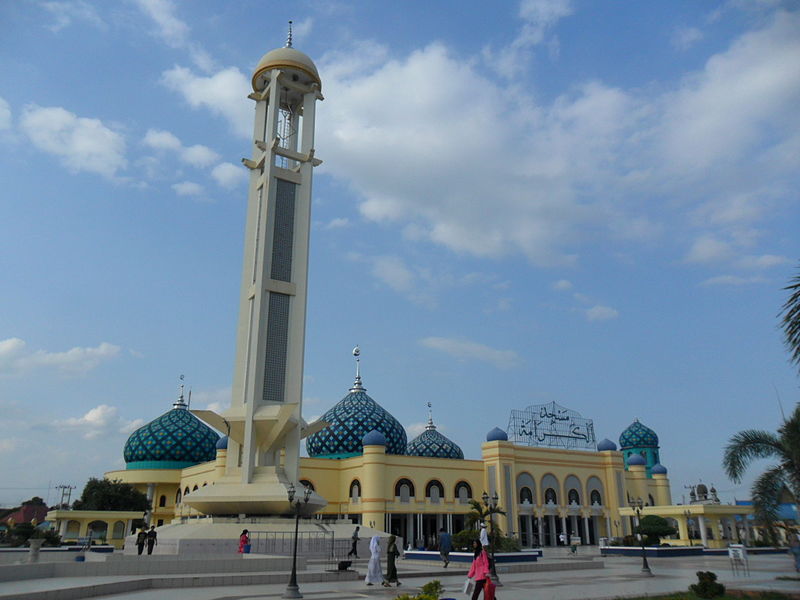 Berkas:Masjid Agung Al-Karomah.jpg