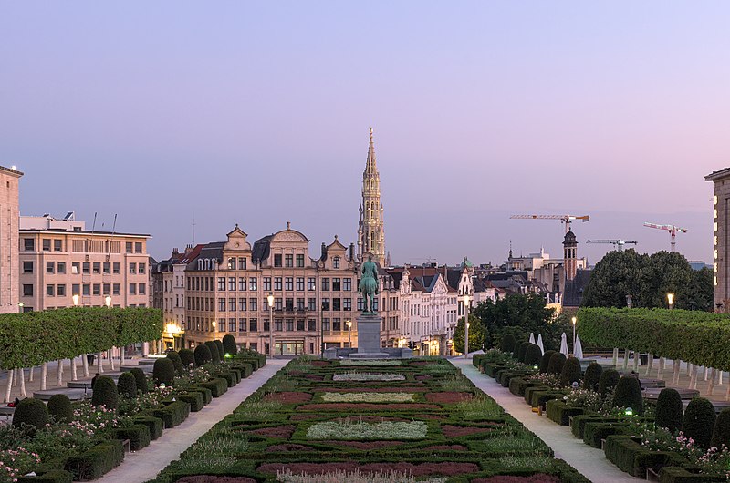 File:Mont des Arts during morning civil twilight (DSCF7450).jpg