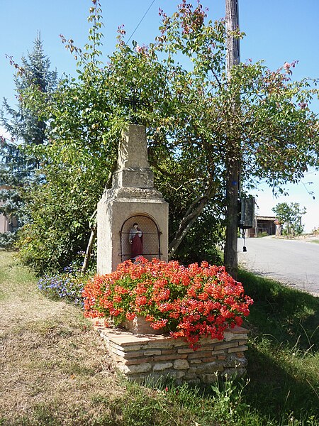 File:Monument-Saint-Méard-de-Gurçon.jpg