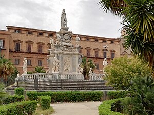 Monument voor Filips V van Spanje (Palermo) 14 07 2019 01.jpg