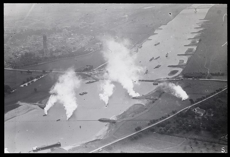 File:NIMH - 2011 - 4946 - Aerial photograph of Rhenen, The Netherlands.jpg