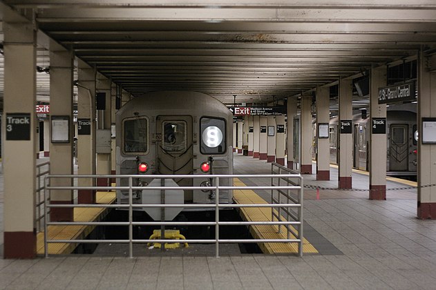 Сигнализация метрополитена. R188 вагон метро Нью-Йорка. Метро Нью джерси. Метро в Нью-Йорке r188. Станция метро Гранд стрит.