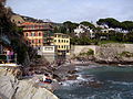 Italiano: La spiaggia ed il porticciolo a levante della passeggiata di Nervi