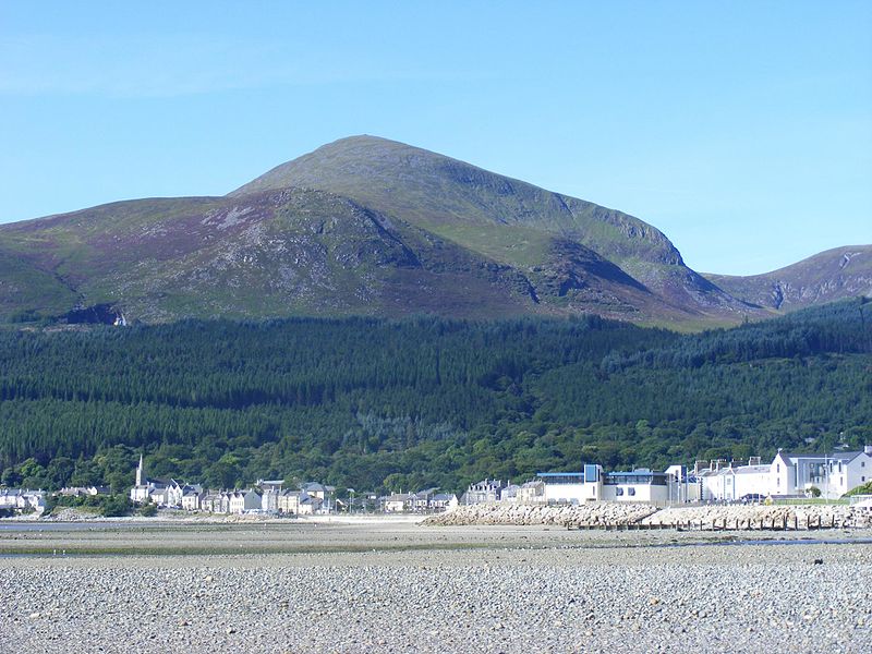 File:Newcastle and Slieve Donard from the beach.jpg