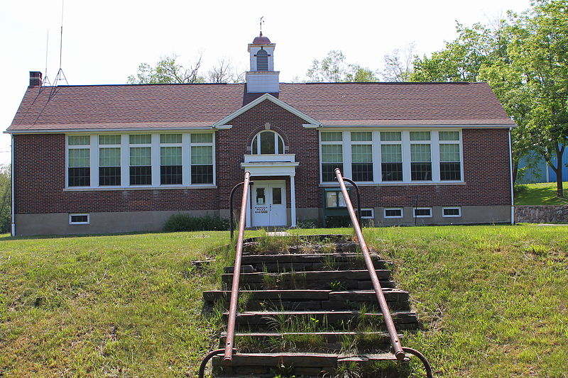 File:Nuangola Municipal Building.JPG