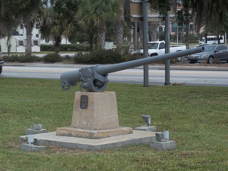 File:Okeechobee FL Flagler Park 40 mm gun mount single01.jpg