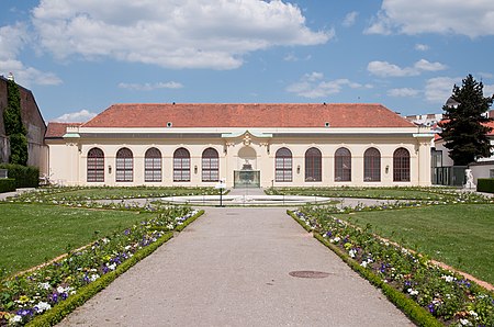 Tập_tin:Orangery_-_Lower_Belvedere.jpg