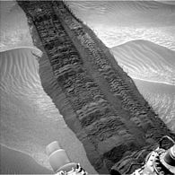 PIA18590-MarsCuriosityRover-HiddenValleyTracks-20140804.jpg