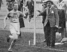Paavo Nurmi, vainqueur du 10000 mètres des JO 1920.jpg