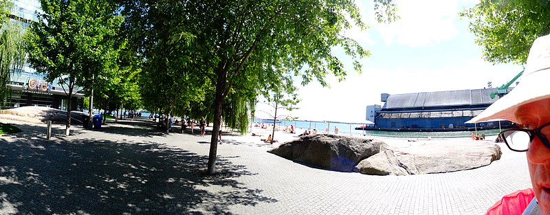 File:Panorama at Sugar Beach, 2016 08 07 (2).JPG - panoramio.jpg