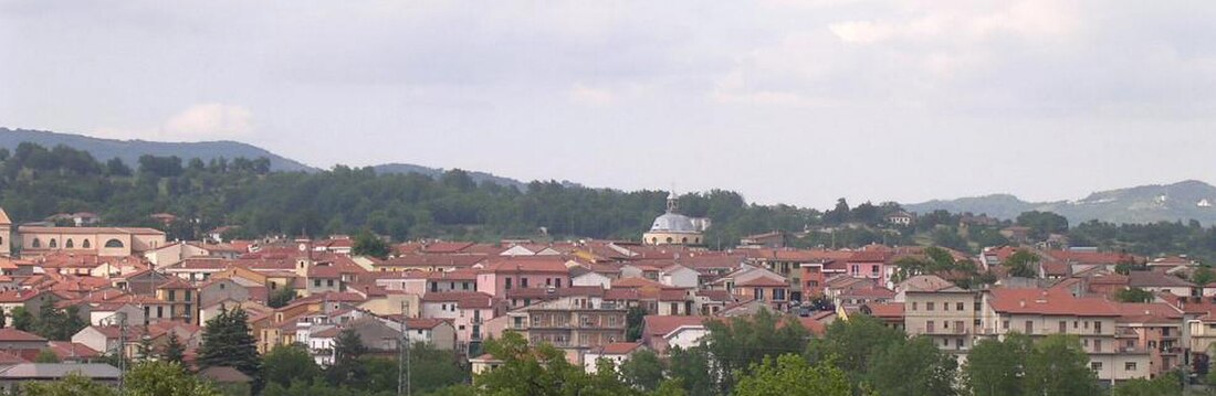 File:Panorama lioni.JPG