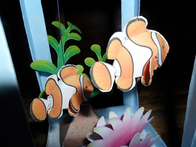 File:Papercraft fishes.JPG