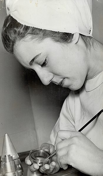 File:Patricia Lamarche at Geco, 1943.jpg