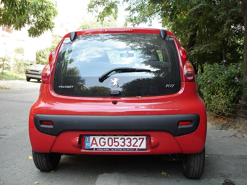 File:Peugeot 107 red back.jpg