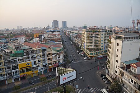 ไฟล์:Phnom Penh.- Panorama vu de Diamond Hotel (2).jpg