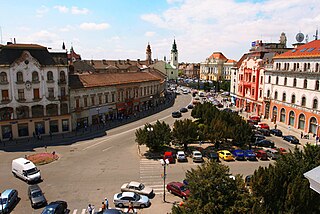 A praça Ferdinand em Oradea