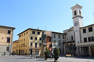 Piazza Giotto (Vicchio).jpg