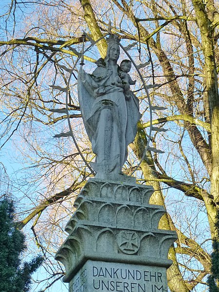 File:Planegg Bei Würmbrücke Marienstatue & Kriegerdenkmal 002 201501 089.JPG