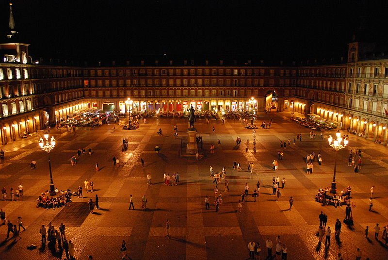 File:Plaza Mayor de Madrid 04.jpg