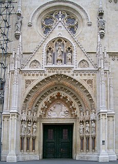 A zágrábi katedrális bejárata