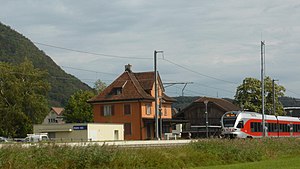 Trospratnica s dvoslivnim krovom