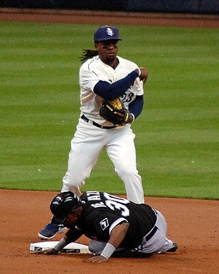 <span class="mw-page-title-main">Rickie Weeks Jr.</span> American baseball player (born 1982)