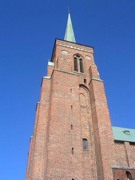 File:Roskilde domkirke, exteriör 4.jpg