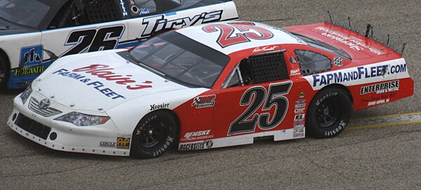 Kenseth racing in the 2013 Slinger Nationals