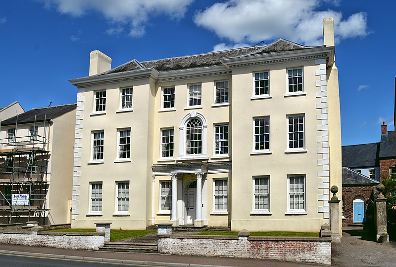 File:Royal George House, Monmouth (geograph 5434264).jpg