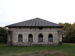 Rudnik nad Sanem - zespół parkowo-pałacowy Tarnowskich - budynek gospodarczy