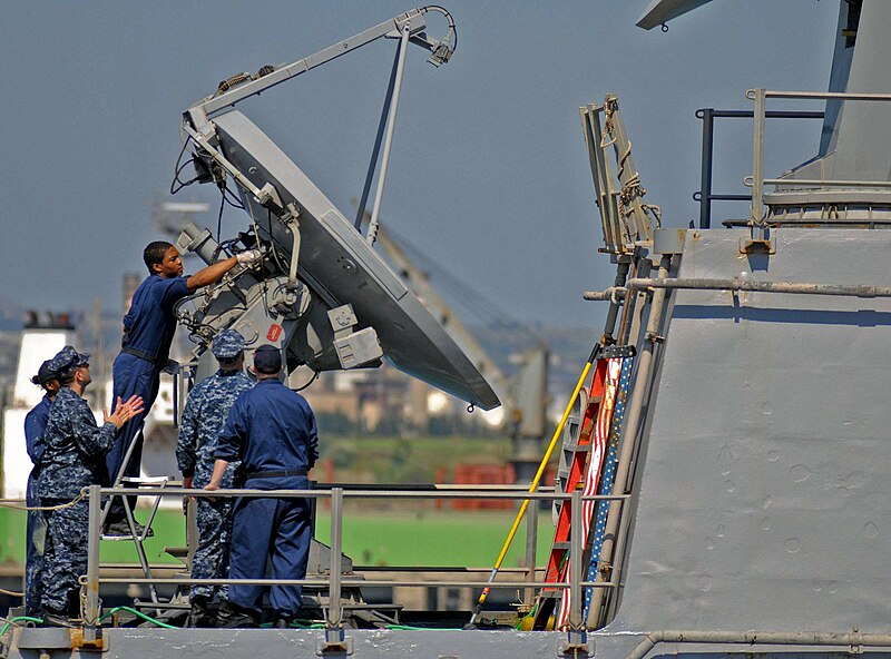 File:SPG-62 Radar DDG-55 Stout 2011-03-24.jpg