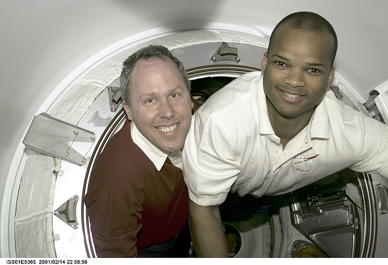 File:STS-98 Spacewalkers.jpg