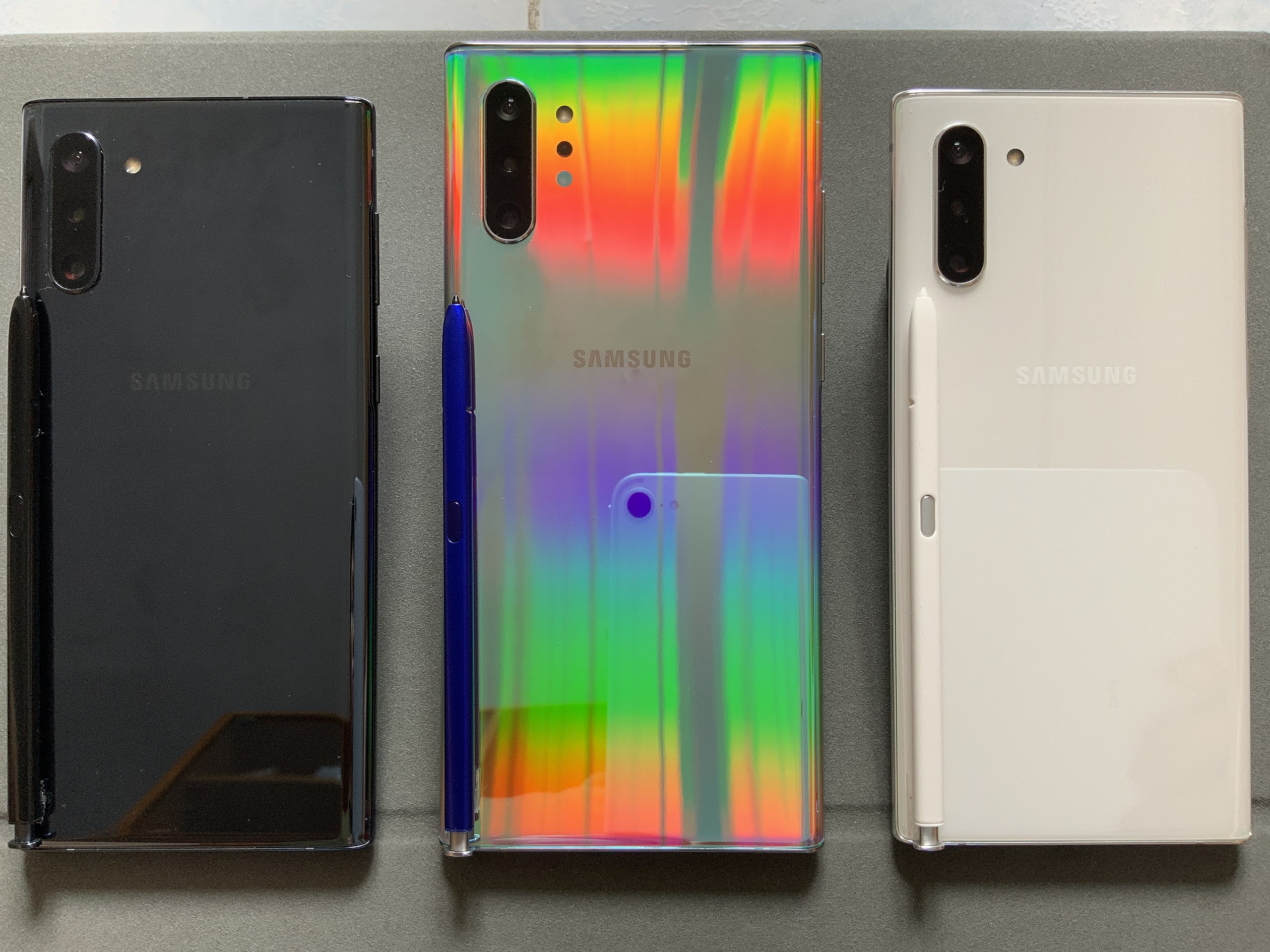 File:Samsung Galaxy Note 10 & Note 10+.jpg - Wikipedia