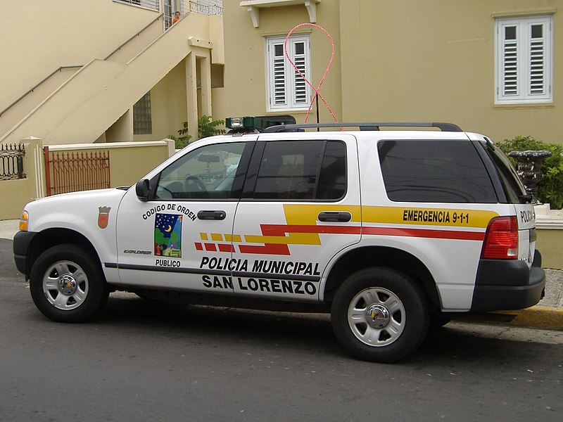 File:San Lorenzo Municipal Police Vehicle.JPG