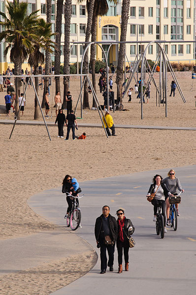 File:Santa Monica Beach (8357676906).jpg