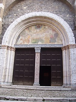 Santa maria del carmine (brescia) portale.jpg