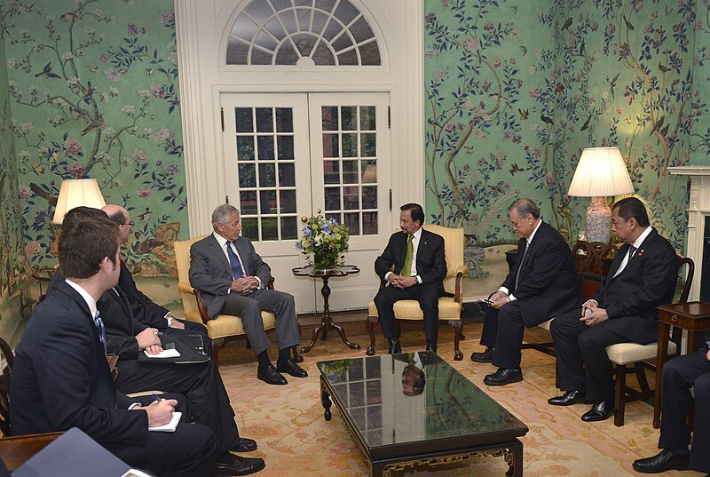 File:Secretary of Defense Chuck Hagel, fourth from left, meets with the Sultan of Brunei Hassanal Bolkiah, second from right, at Blair House in Washington, D.C., on March 12, 2013 130312-D-NI589-155.jpg