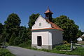 English: Sedlíkovice, a village in Strakonice district, Czech Republic, a chapel on the village common. Čeština: Sedlíkovice, okres Strakonice, kaplička na návsi