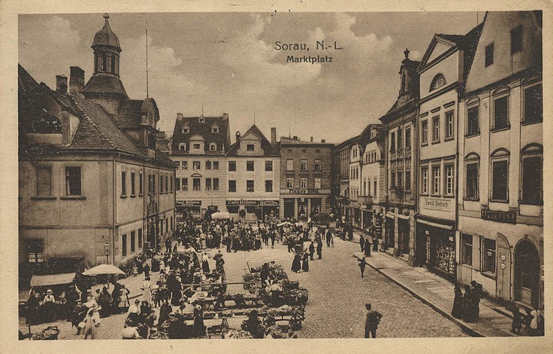 File:Sorau N.-L., Ostbrandenburg - Marktplatz (Zeno Ansichtskarten).jpg