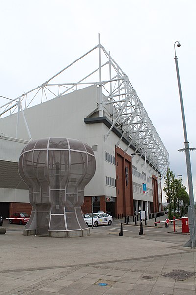 File:Stadium Light Sunderland 10.jpg