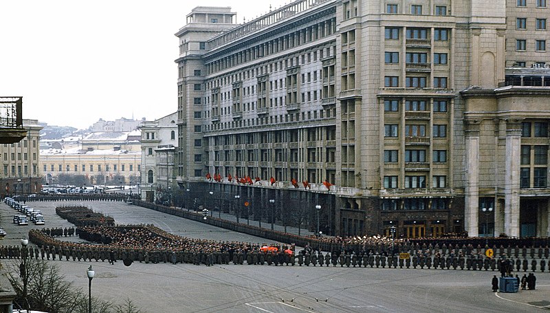 File:Stalin's funeral procession entering Manezhnaya Square from Okhotny Ryad.jpg