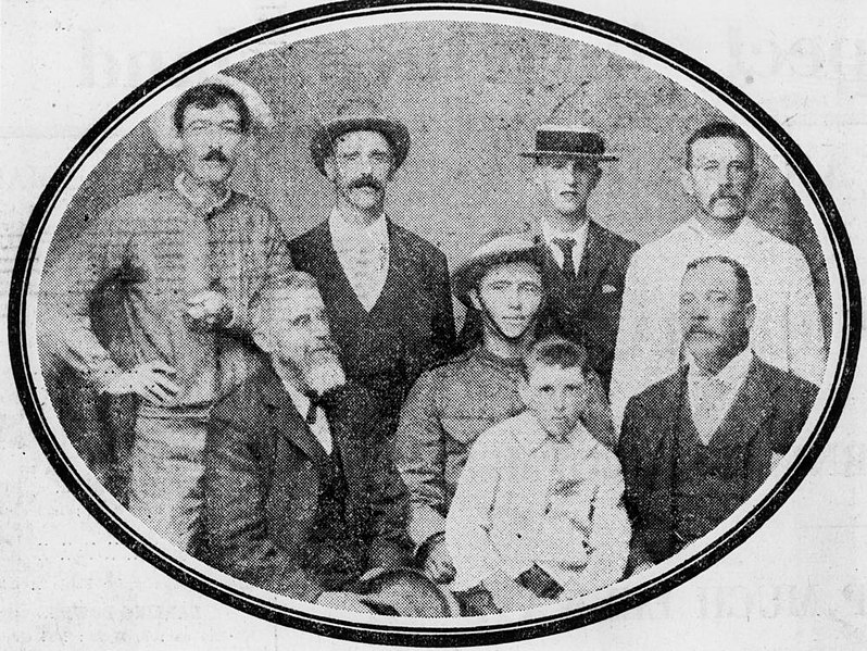 File:StateLibQld 1 290535 Notable personalities of Tweed Heads, 1900.jpg