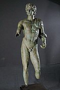 Statue de bronze de l’Éphèbe d'Agde, effigie d'Alexandre le Grand (IIe siècle av. J.-C. ?).