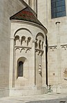 Absida bisericii colegiale, parțial în stil neoromanic
