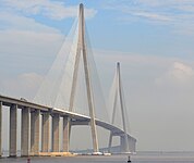 Il ponte sul fiume Sutong Yangtze, tra Nantong e Suzhou, era uno dei ponti strallati più lunghi del mondo quando è stato completato nel 2008.