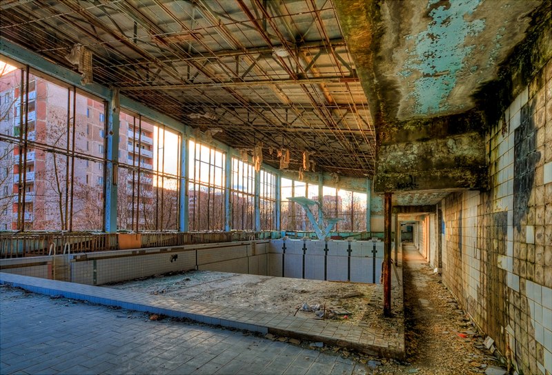 File:Swimming Pool Hall 4 Pripyat.jpg