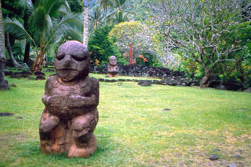 File:Tahitimarae2.jpg