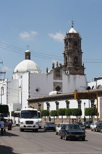 File:Templo de Nuestra Señora de la Soledad Irapuato.JPG